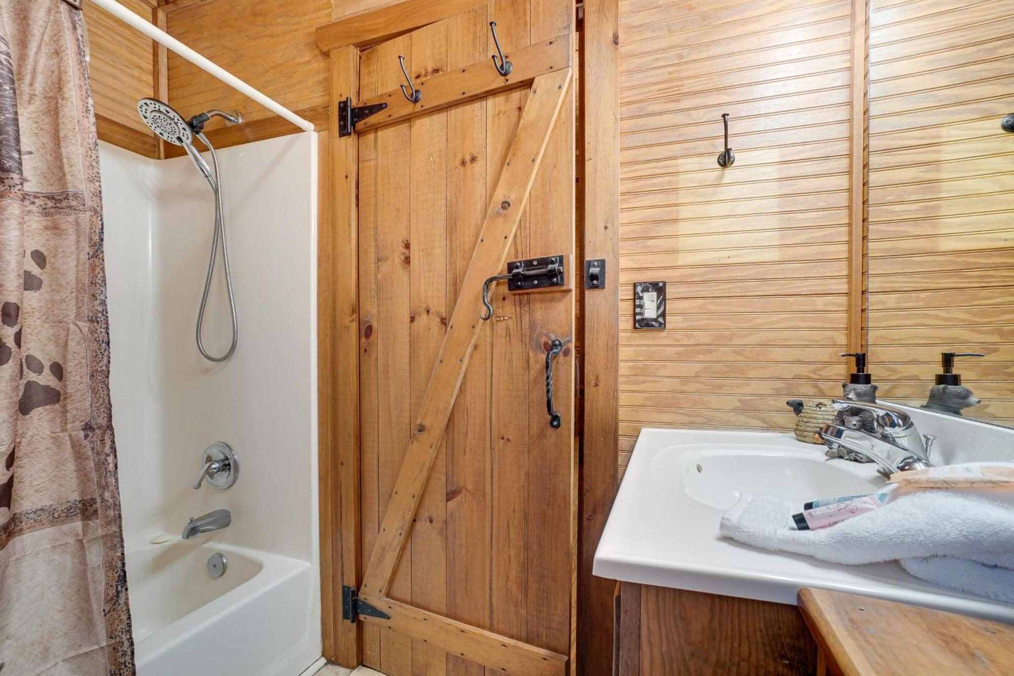 Villa Secluded Family Retreat In Dahlonega With Hot Tub! Extérieur photo